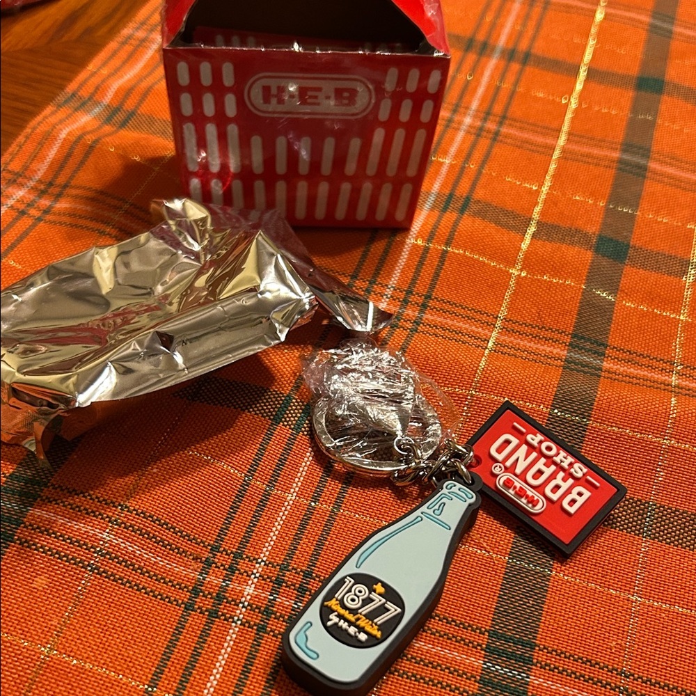 H-E-B 1877 mineral water keychain